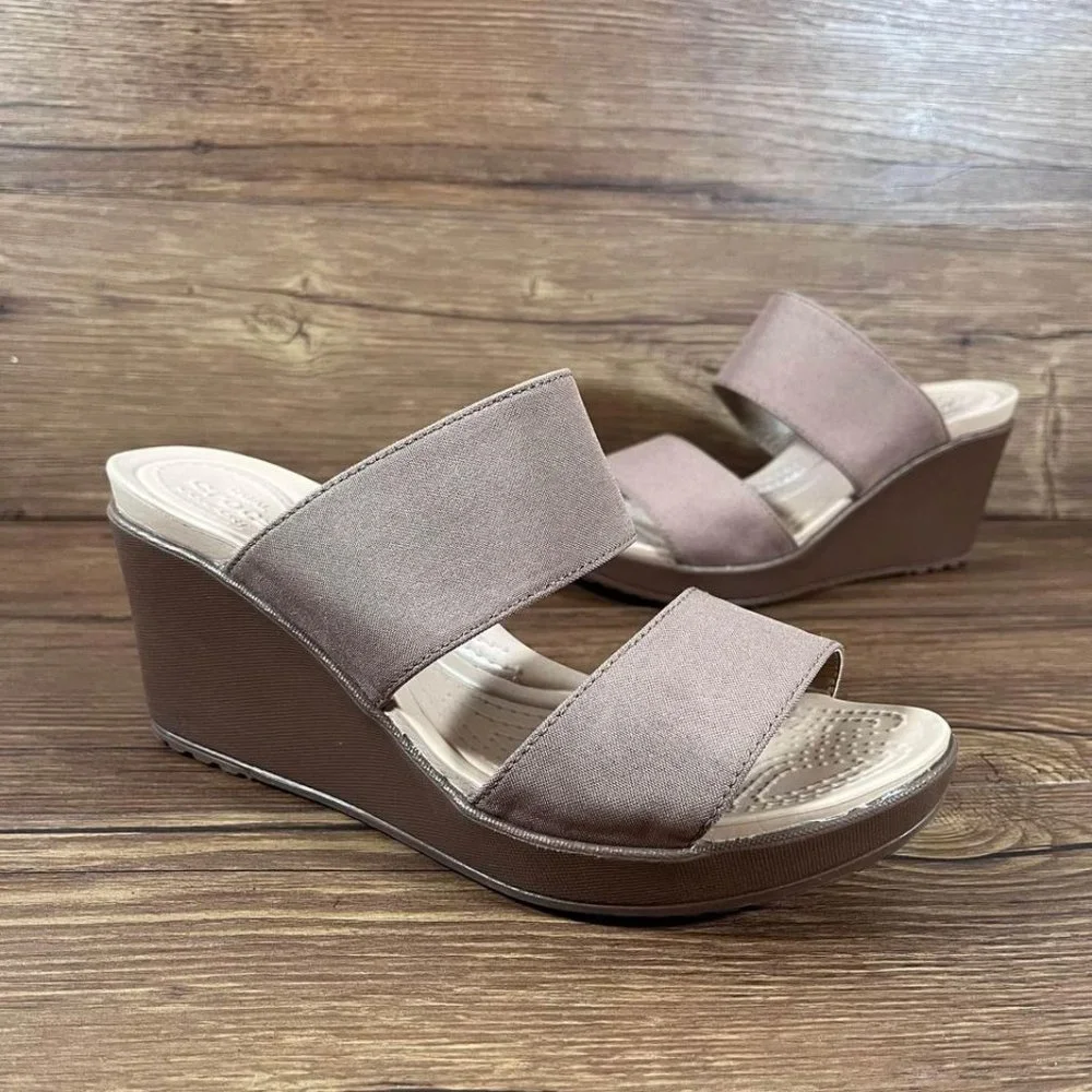 Crocs Leigh ii Brown Strap Wedge Sandals Women’s Size 8